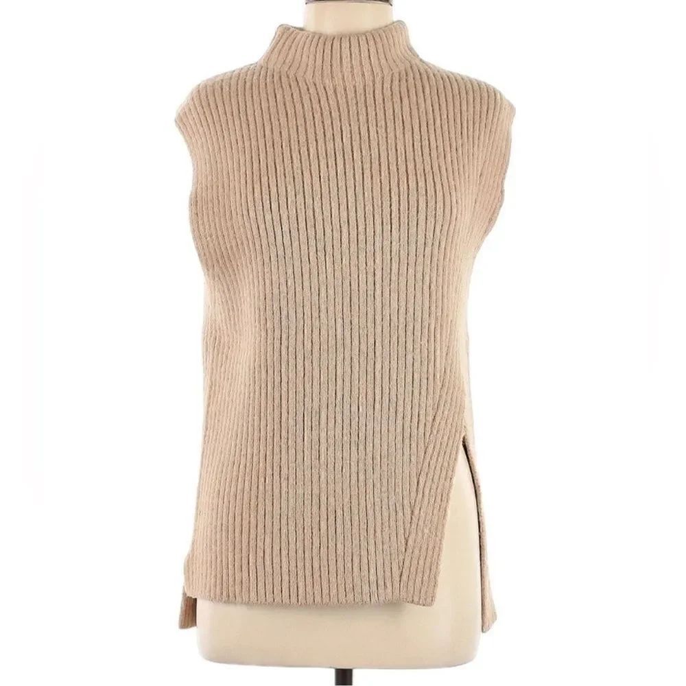 Sophie Rue Tan Mock Neck Ribbed
Sweater(Size Medium)